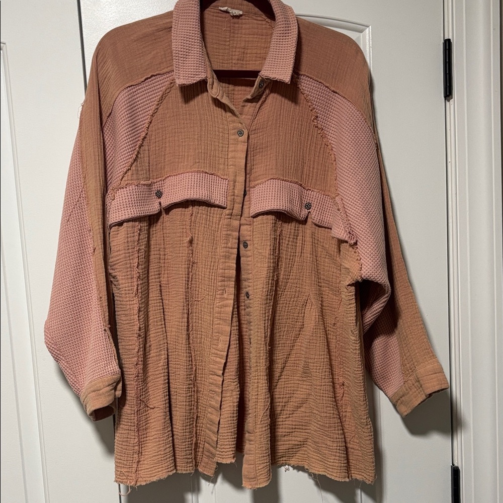 POL Women's Tan and mauve Button-Up Shirt Size Large